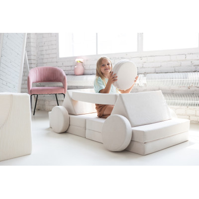 Wielofunkcyjna sofa modułowa dla dziecka i klocki piankowe w jednym